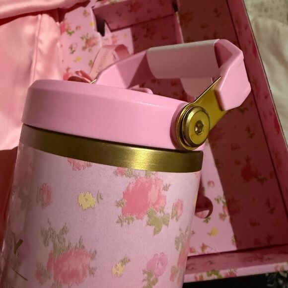 Stanley LoveShackFancy Pink Floral Iceflow Tumbler with Satin Bag - Picture 6 of 8